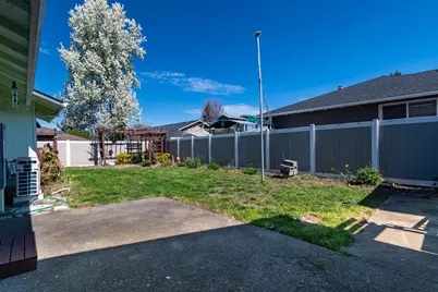 3285 Blackthorn Way, Medford, OR 97504 - Photo 25
