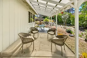 1057 Oak Knoll Dr, Ashland, OR 97520 - Photo 9