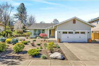 1057 Oak Knoll Drive, Ashland, OR 97520 - Photo 1