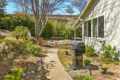 1057 Oak Knoll Drive, Ashland, OR 97520 - Photo 5