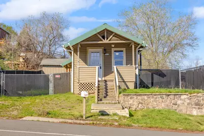 342 SE 7th Street, Madras, OR 97741 - Photo 1