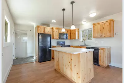 342 SE 7th Street, Madras, OR 97741 - Photo 3