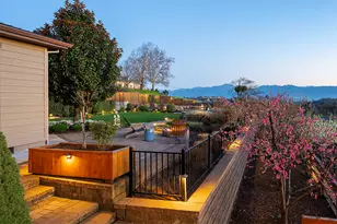 3274 Annapolis Dr, Medford, OR 97504 - Photo 7