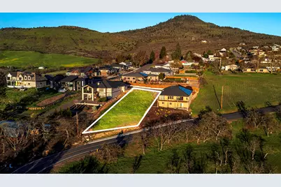 3258 Annapolis Drive, Medford, OR 97504 - Photo 1