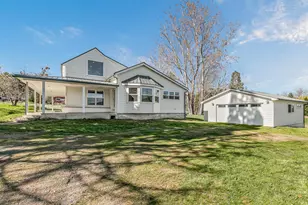 593 Crowson Rd, Ashland, OR 97520 - Photo 3