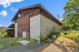 3375 Little Applegate Rd, Jacksonville, OR 97530 - Photo 39