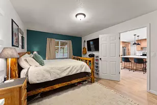 417 NW Midland Ave, Grants Pass, OR 97526 - Photo 17