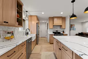 417 NW Midland Ave, Grants Pass, OR 97526 - Photo 11