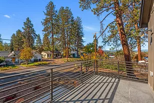 334 SW Roosevelt Ave, Bend, OR 97702 - Photo 15