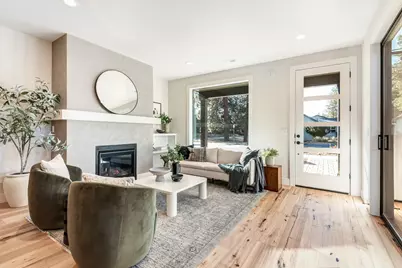 334 SW Roosevelt Avenue #Unit 1, Bend, OR 97702 - Photo 5