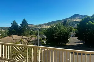 135 Candice Ct, Medford, OR 97504 - Photo 3