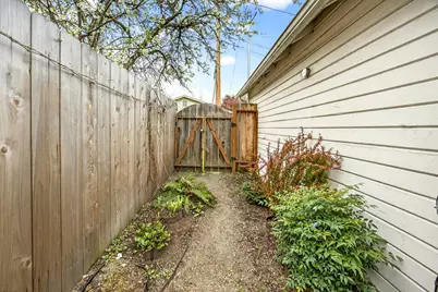 131 4th Street, Ashland, OR 97520 - Photo 53