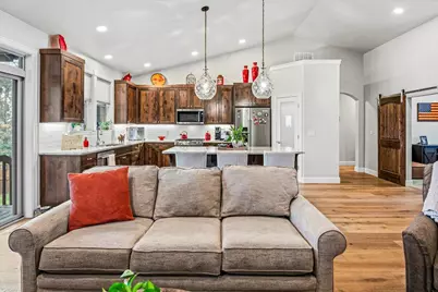 63114 Pikes Court, Bend, OR 97701 - Photo 9