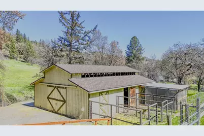 4131 W Griffin Creek Road, Medford, OR 97501 - Photo 33