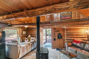 61567 Bearwallow Rd, Bend, OR 97703 - Photo 11