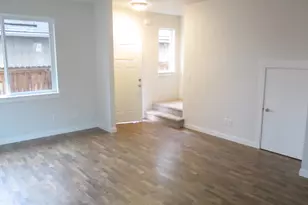 215 S C St, Phoenix, OR 97535 - Photo 21