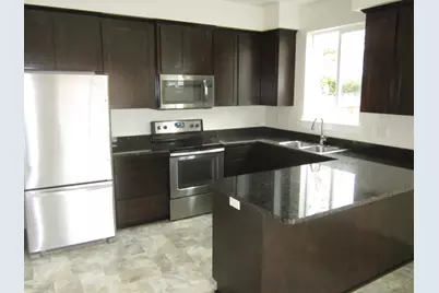 215 S C Street, Phoenix, OR 97535 - Photo 3