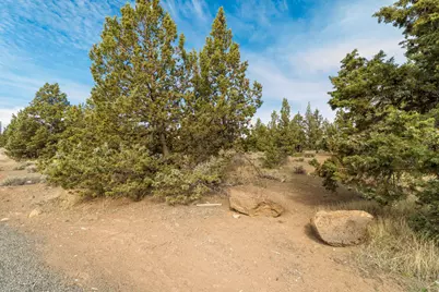 21224 Limestone Avenue, Bend, OR 97703 - Photo 13