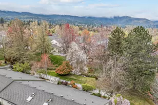 235 Meadow Dr, Ashland, OR 97520 - Photo 21