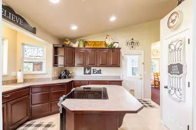 185 Starflower Way, Merlin, OR 97532 - Photo 9