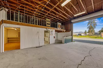 992 Ort Lane, Merlin, OR 97532 - Photo 35