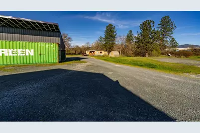 992 Ort Lane, Merlin, OR 97532 - Photo 37