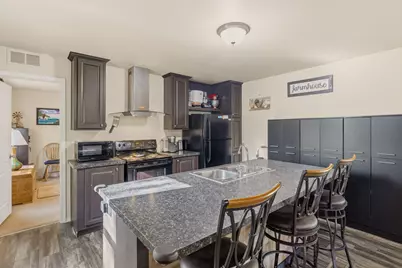 395 S Livingston Way, Grants Pass, OR 97526 - Photo 3