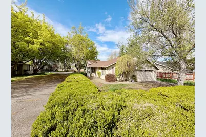 445 Midway Road, Medford, OR 97501 - Photo 1