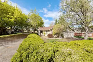 445 Midway Rd, Medford, OR 97501 - Photo 1