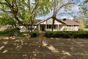 445 Midway Rd, Medford, OR 97501 - Photo 1