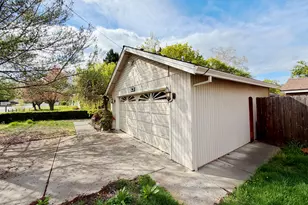 445 Midway Rd, Medford, OR 97501 - Photo 19