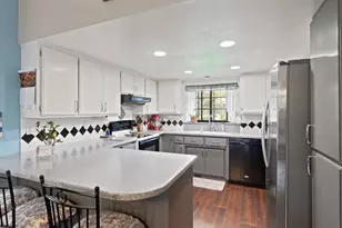 1335 NW Prospect Ave, Grants Pass, OR 97526 - Photo 9