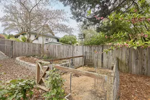 1335 NW Prospect Ave, Grants Pass, OR 97526 - Photo 39