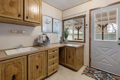 61067 Chuckanut Drive, Bend, OR 97702 - Photo 19