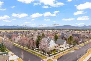 517 S Cottonwood St, Sisters, OR 97759 - Photo 3