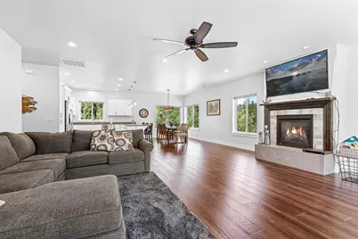 302 Penny Lane, Shady Cove, OR 97539 - Photo 11