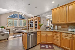 2232 Haviland Dr, Grants Pass, OR 97527 - Photo 15