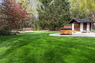 737 Pinecrest Dr, Grants Pass, OR 97527 - Photo 45