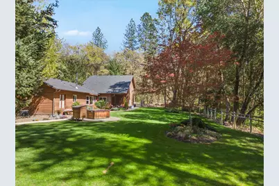 737 Pinecrest Drive, Grants Pass, OR 97527 - Photo 9