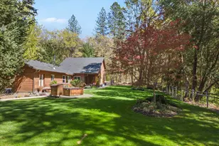 737 Pinecrest Dr, Grants Pass, OR 97527 - Photo 9