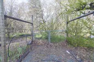 5600 Demaray Dr, Grants Pass, OR 97527 - Photo 37