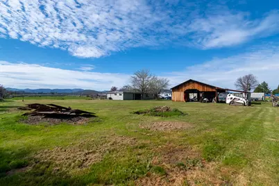 245 Highway 234, Eagle Point, OR 97524 - Photo 21