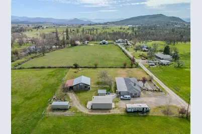 245 Highway 234, Eagle Point, OR 97524 - Photo 23