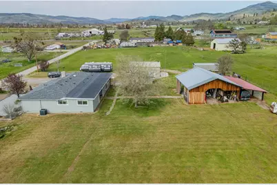 245 Highway 234, Eagle Point, OR 97524 - Photo 19