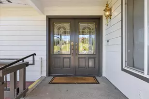 395 Autumn Ln, Jacksonville, OR 97530 - Photo 5