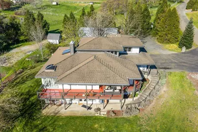 395 Autumn Lane, Jacksonville, OR 97530 - Photo 49