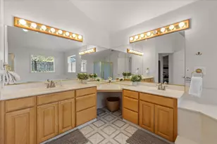 395 Autumn Ln, Jacksonville, OR 97530 - Photo 27