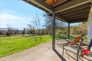 395 Autumn Ln, Jacksonville, OR 97530 - Photo 45