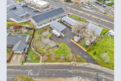 70 Suncrest Road, Talent, OR 97540 - Photo 9