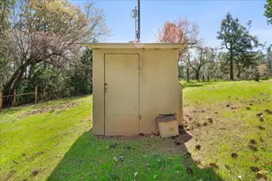 525 Templin Ave, Grants Pass, OR 97526 - Photo 45